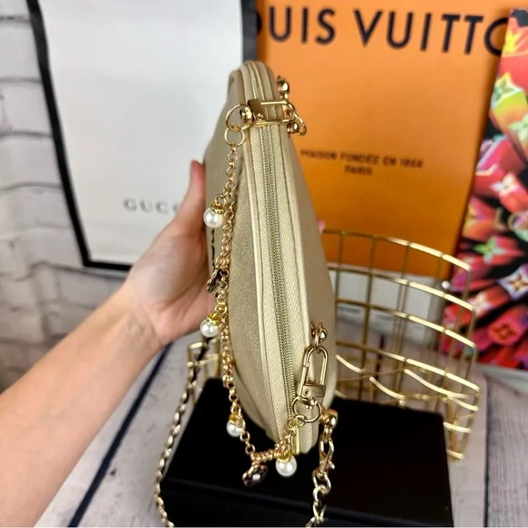 CHANEL gold metallic crossbody pouch CUSTOM with chain and bag charm - Picture 8 of 12